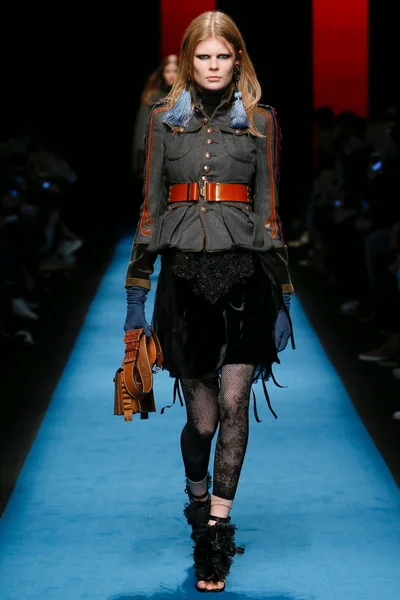 Look 22